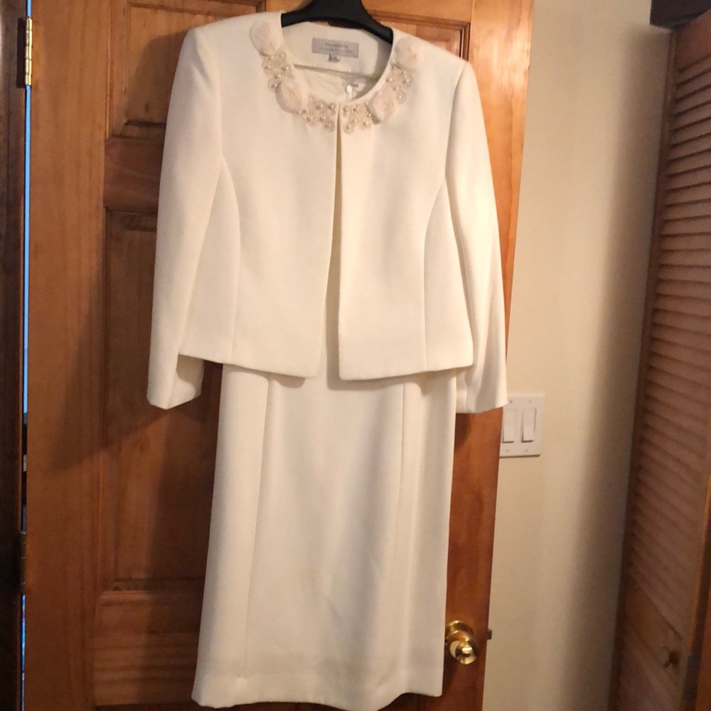Tahari Women’s Sheath Dress & Cropped Jacket Off White